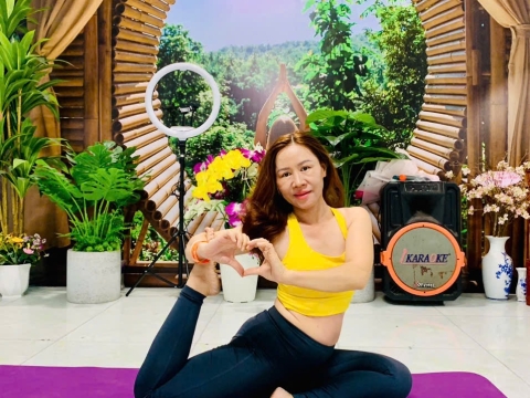 Yoga dáng xinh